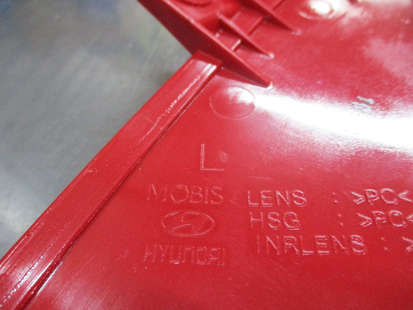 Hyundai Elantra Genuine Left Hand Rear Reflector/Reflex Assembly New Part