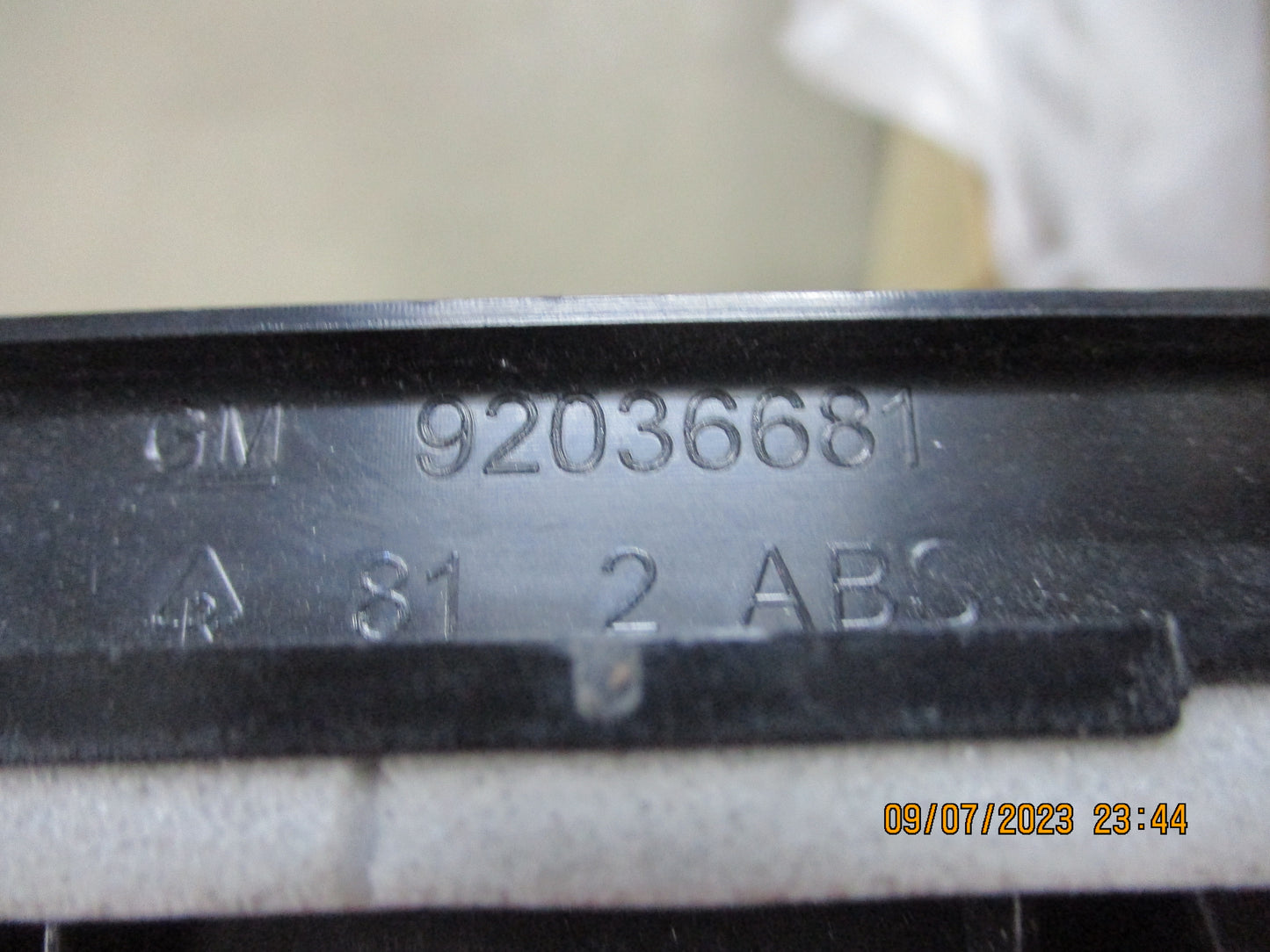 Holden VZ-VE Commodore Genuine Pressure Valve Used Part VGC