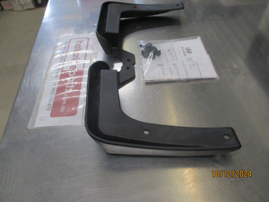 Hyundai Veloster Genuine Front Mud Flap Set With Screws New Part
