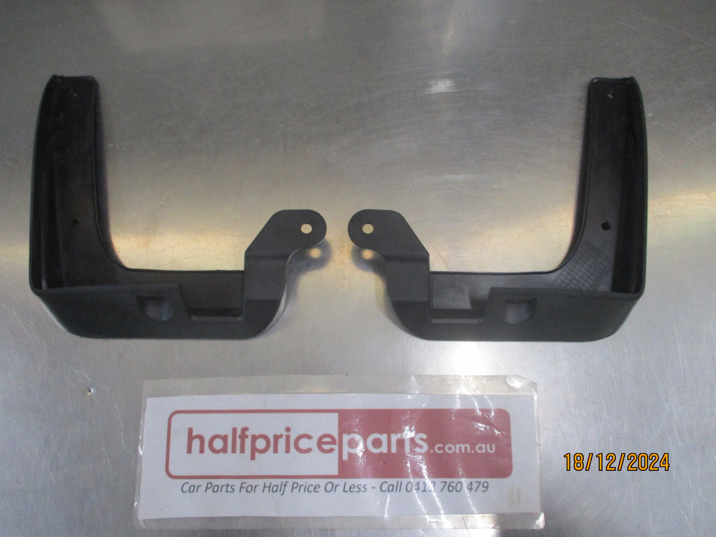 Hyundai Veloster Genuine Front Mud Flap Set With Screws New Part