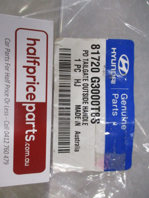 Hyundai i30 Genuine Outer Tail Gate Handle (Platinum Silver) New Part