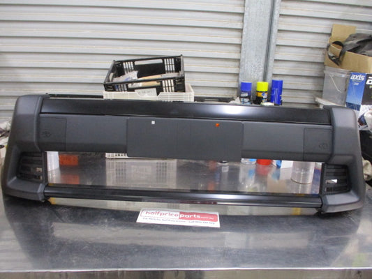 Toyota Hiace Van Genuine Front Alloy Nudge Bar Kit (Black In Colour) New Part