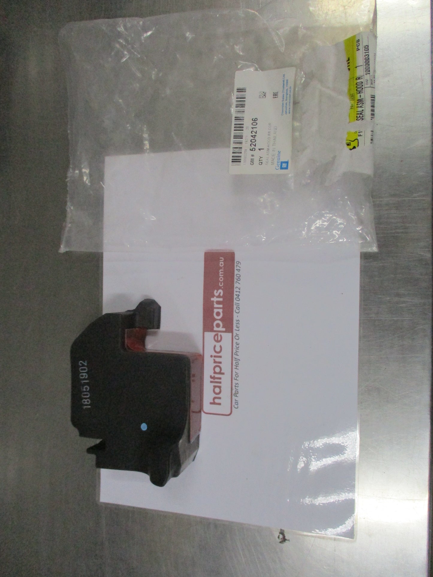 Holden RG Colorado Genuine Rear Right Hood Seal Assy New Part