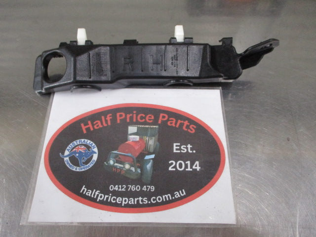 Hyundai Elantra Genuine Right Hand Front Side Bumper Bracket New Part