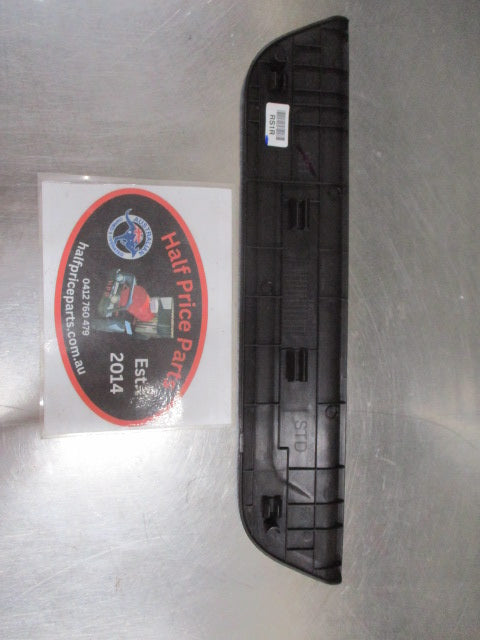 Hyundai Santa Fe Genuine Drivers Rear Sill Plate Door Trim New Part