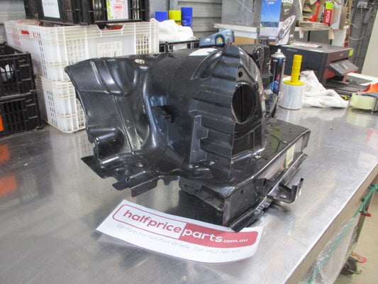 Mitsubishi Outlander Genuine Right Hand Front Inner Wheelhouse Panel New Part