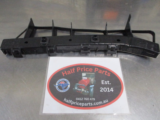 Hyundai i30 Genuine Right Hand Rear Bumper Bar Bracket New Part