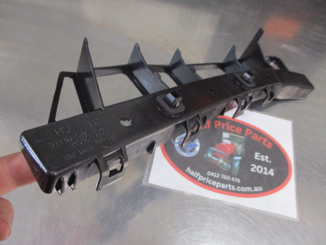 Hyundai i30 Genuine Right Hand Rear Bumper Bar Bracket New Part