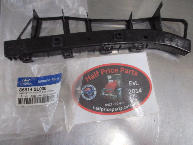 Hyundai i30 Genuine Right Hand Rear Bumper Bar Bracket New Part