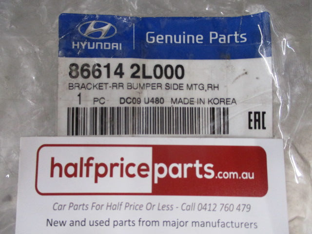 Hyundai i30 Genuine Right Hand Rear Bumper Bar Bracket New Part