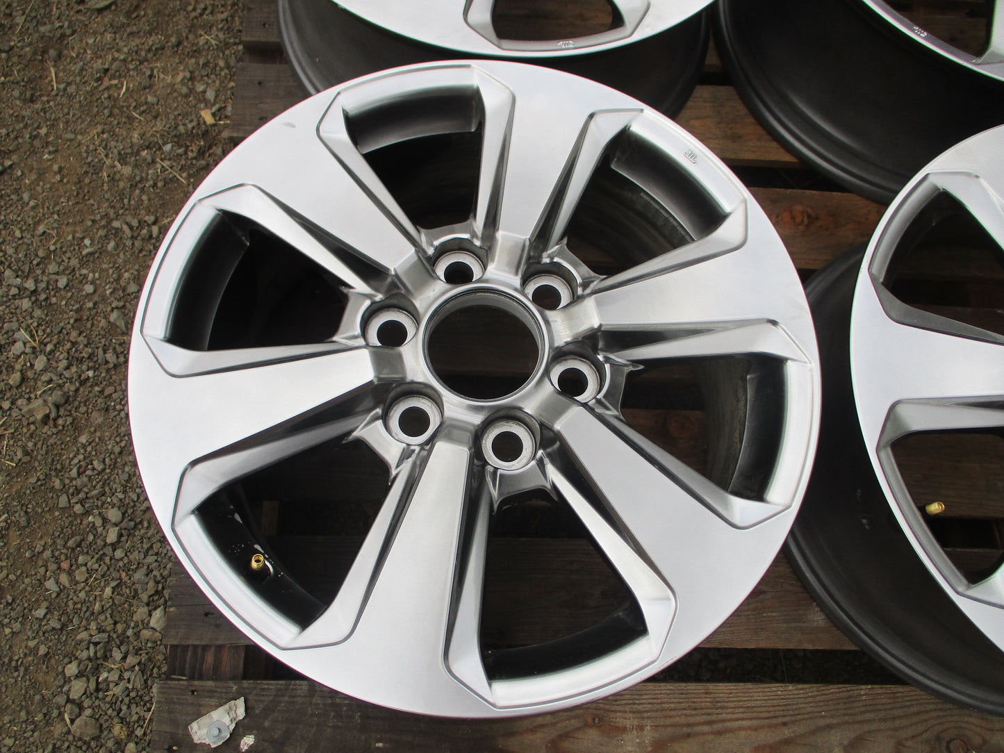 Toyota Landcruiser 300 Genuine Set Of 5 Alloy Wheels Used Part VGC