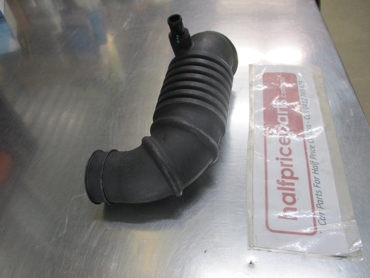 Mazda B2200/B2500/B2600/B2900/BT-50 Genuine Air Cleaner To T/C Duct Pipe New Part