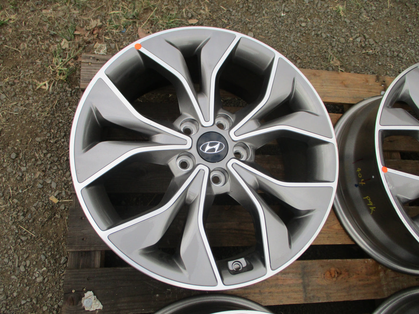 Hyundai Elantra Genuine Set of 4 Alloy Wheels 18-H2X7.5-J With Centre Caps Used Part VGC