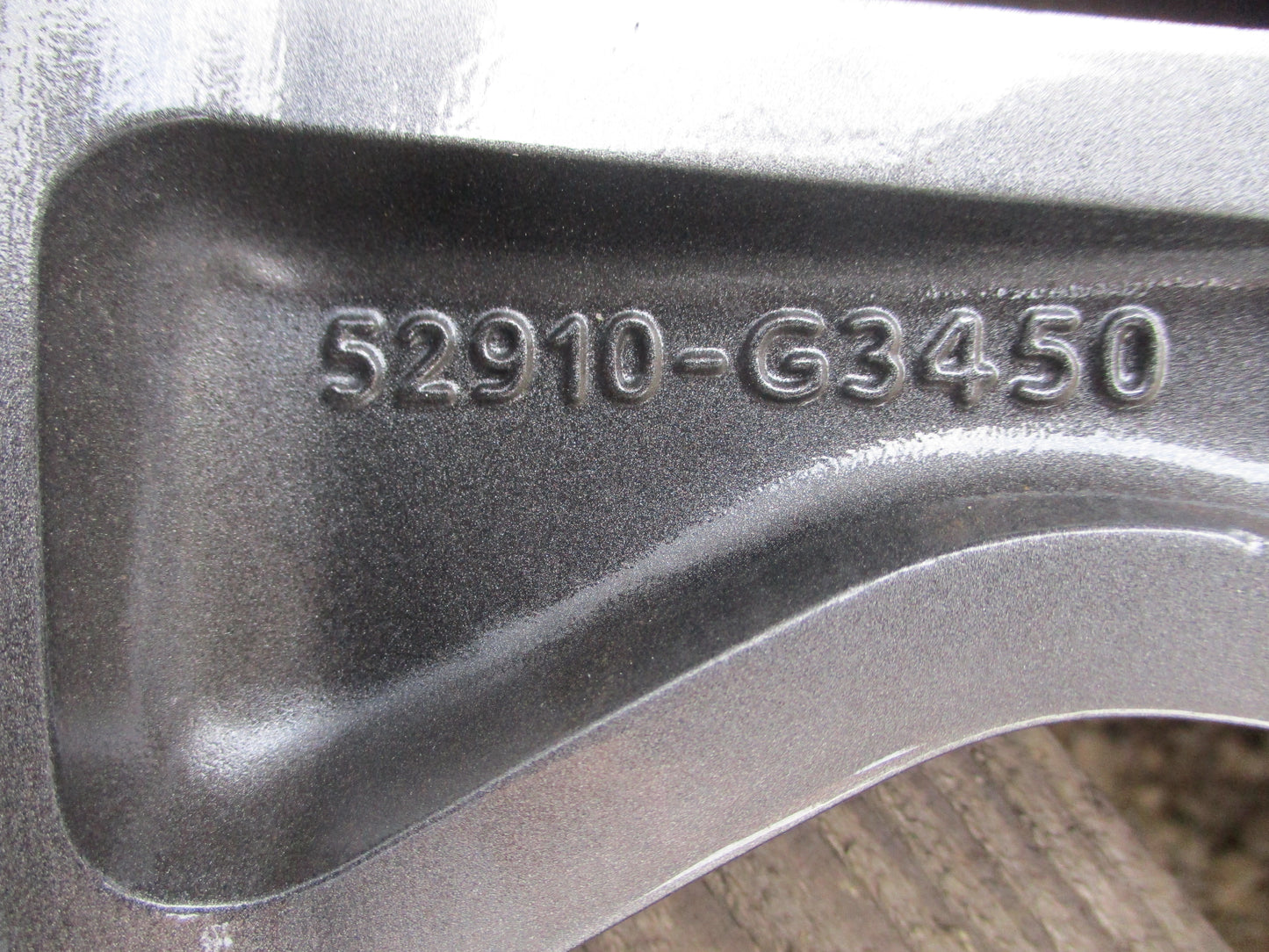 Hyundai Elantra Genuine Set of 4 Alloy Wheels 18-H2X7.5-J With Centre Caps Used Part VGC