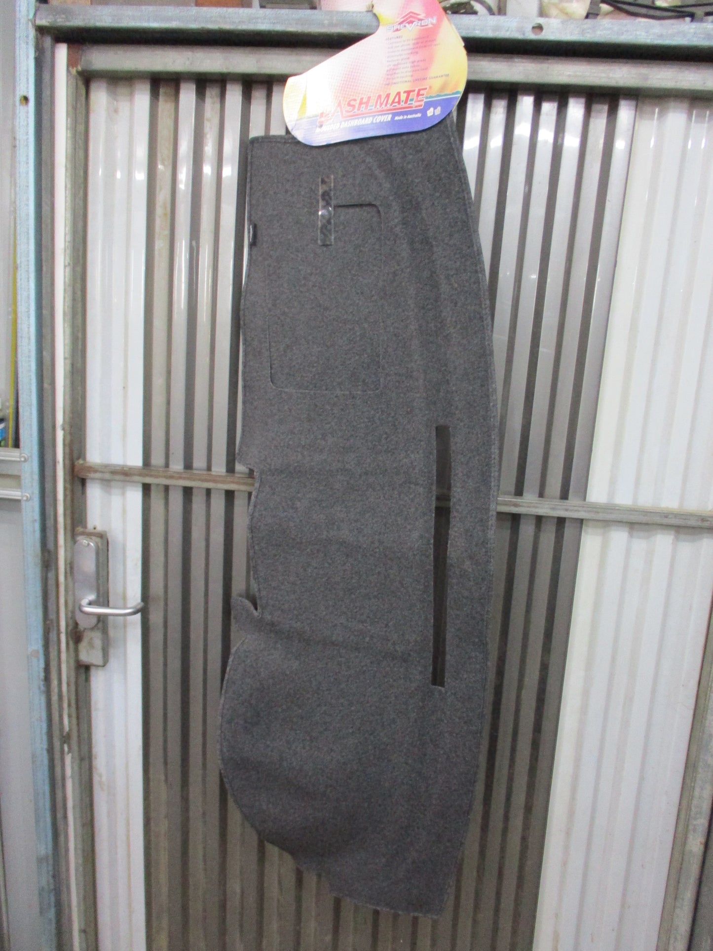 Shevron Dash Mat (Grey) Suits Holden VE Commodore Sedan/Wagon New Part