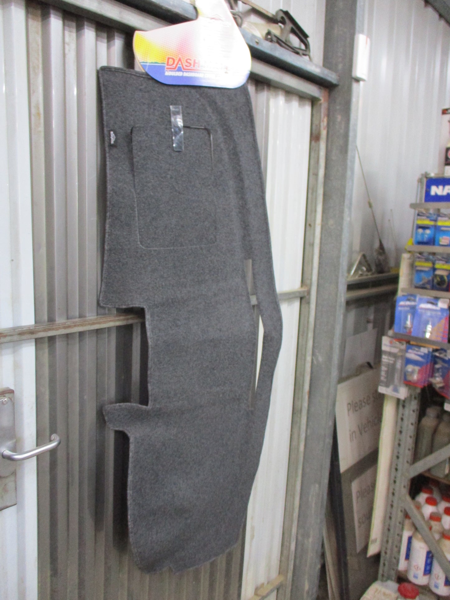 Shevron Dash Mat (Grey) Suits Holden VE Commodore Sedan/Wagon New Part