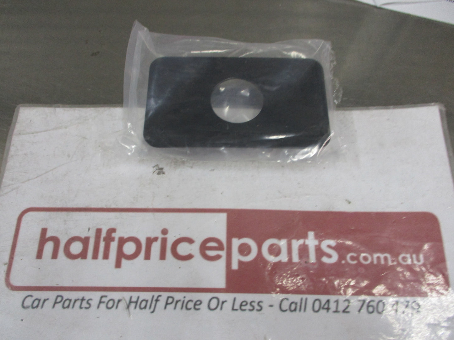 Toyota Hilux SR/Workmate D/C-E/C Genuine Auxiliary Power Socket Kit 12 Volt New Part