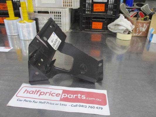 Holden Commodore VY/VZ / Stateman WK/WL Right Front Wheelhouse Bracket New Part