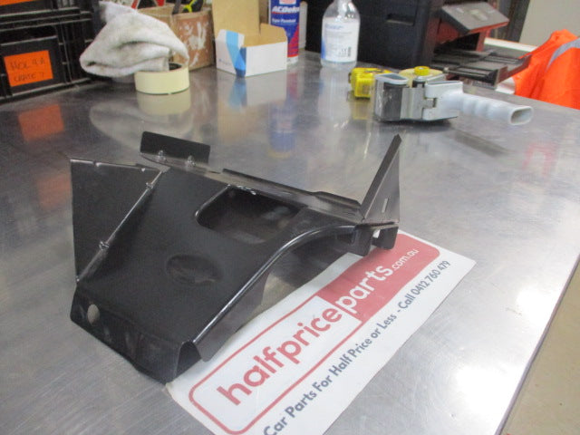 Holden Commodore VY/VZ / Stateman WK/WL Right Front Wheelhouse Bracket New Part