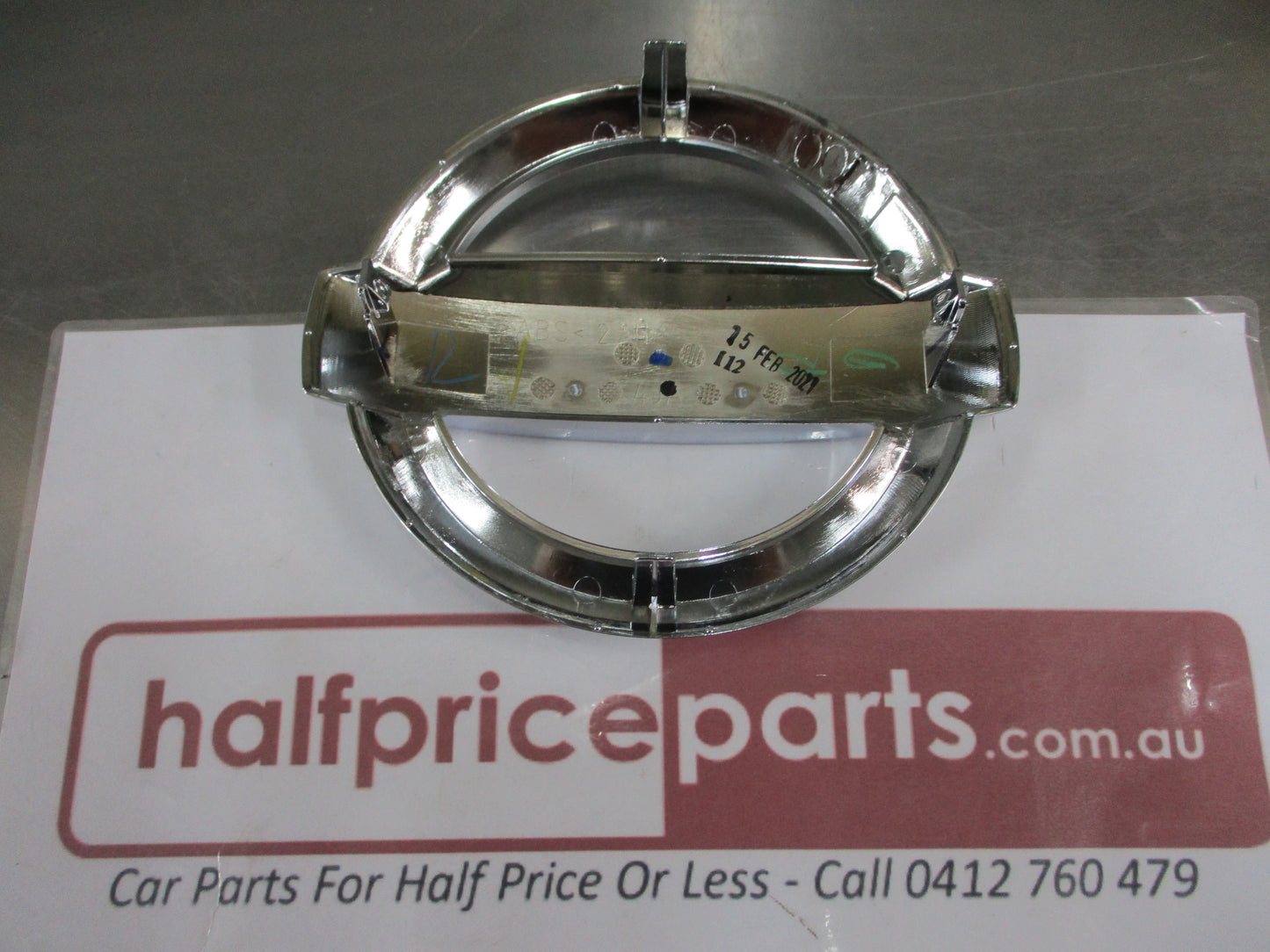 Nissan Navara NP300 D23 Genuine Front Grille Emblem New Part