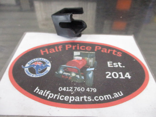 Hyundai Veloster Genuine Headlamp Retainer Clip New Part