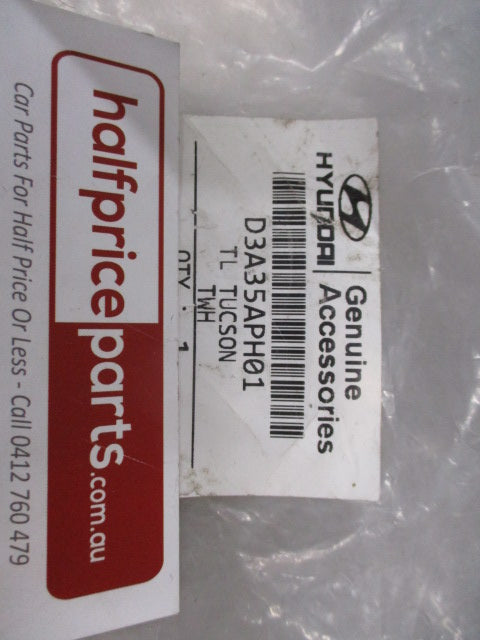 Hyundai Tucson Genuine Trailer Wiring Harness (7 Pin Flat Plug) New Part