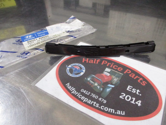 Hyundai Iload/IMax Genuine Front Left Upper Bumper Bracket New Part