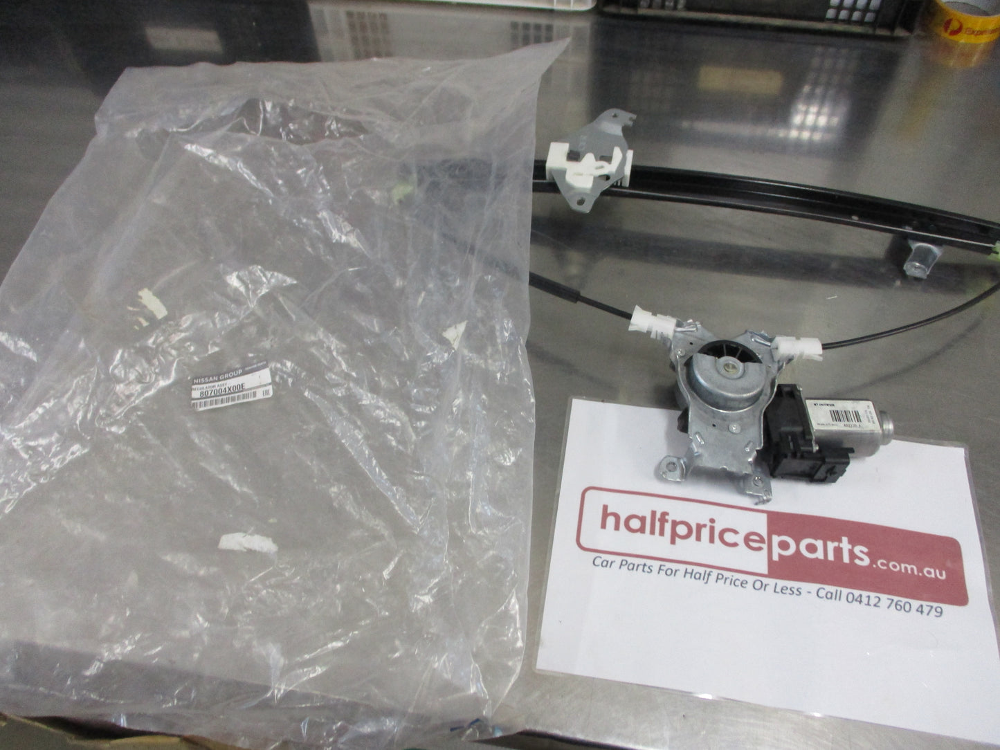 Nissan Navara D40M/R51 Pathfinder Genuine Drivers Front Door Window Regulator New Part