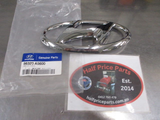 Hyundai Elantra Genuine Front Chrome Grille Emblem New Part