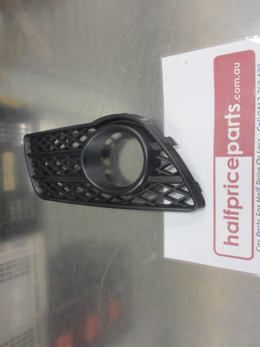 Great Wall Wingle 5 Genuine Right Hand Front Fog Light Bezel New Part