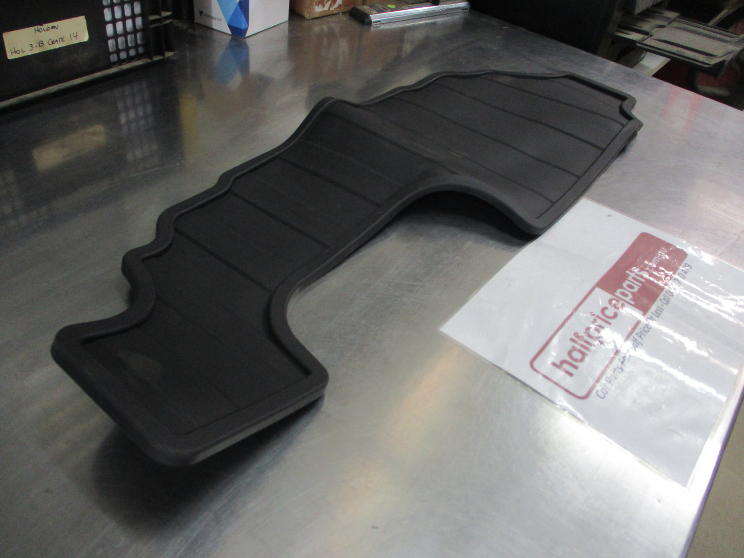 Land Rover Discovery Genuine 3RD Row Center Rubber Mat New Part