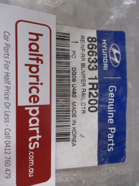 Hyundai Accent Genuine Rear Centre Bumper Rail Reinforcement Bracket New Part