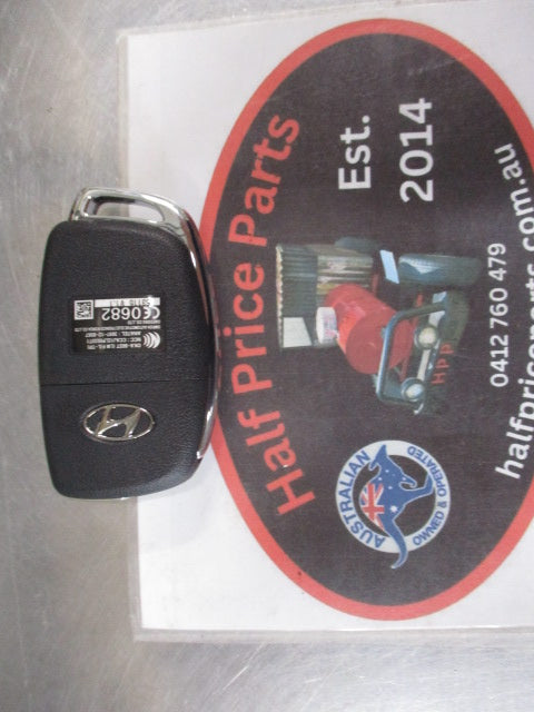 Hyundai Ix35/Tucson Genuine 3 Button Remote Control Fob New Part