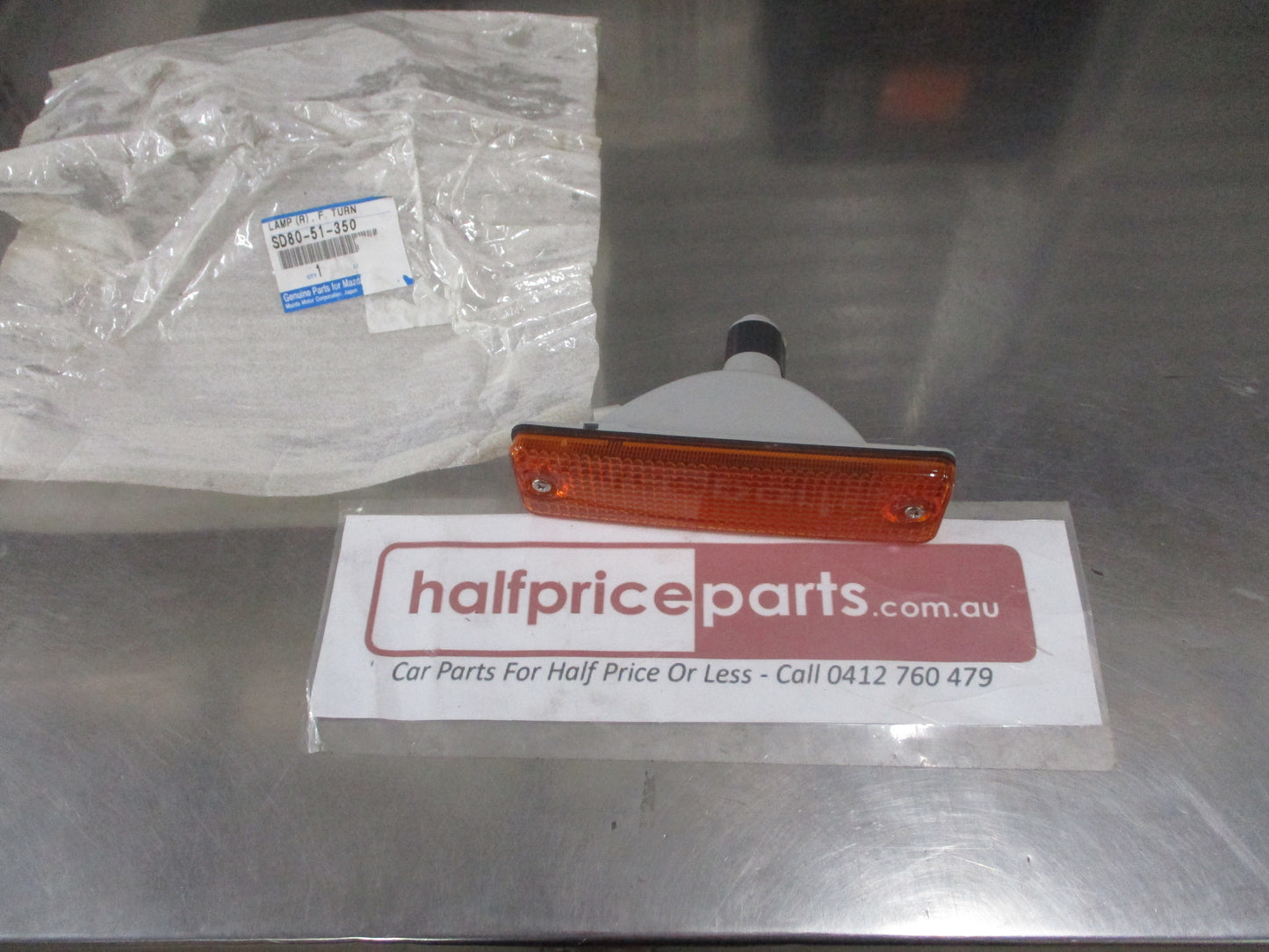 MAZDA E2000 VAN Genuine Right Hand Front Bar Indicator Assembly New Part