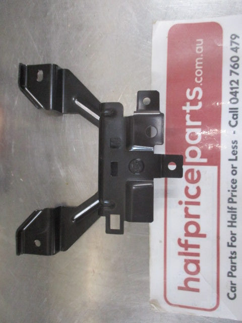 Ford Fiesta Mk7 Genuine Front Bonnet Latch Bracket New Part