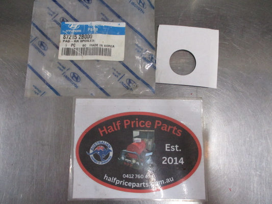 Hyundai Santa Fe Genuine Rear Spoiler Gasket Pad New Part