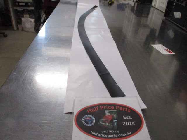 Hyundai Tucson Genuine Right Hand Front Door Upper Frame Black Tape New Part