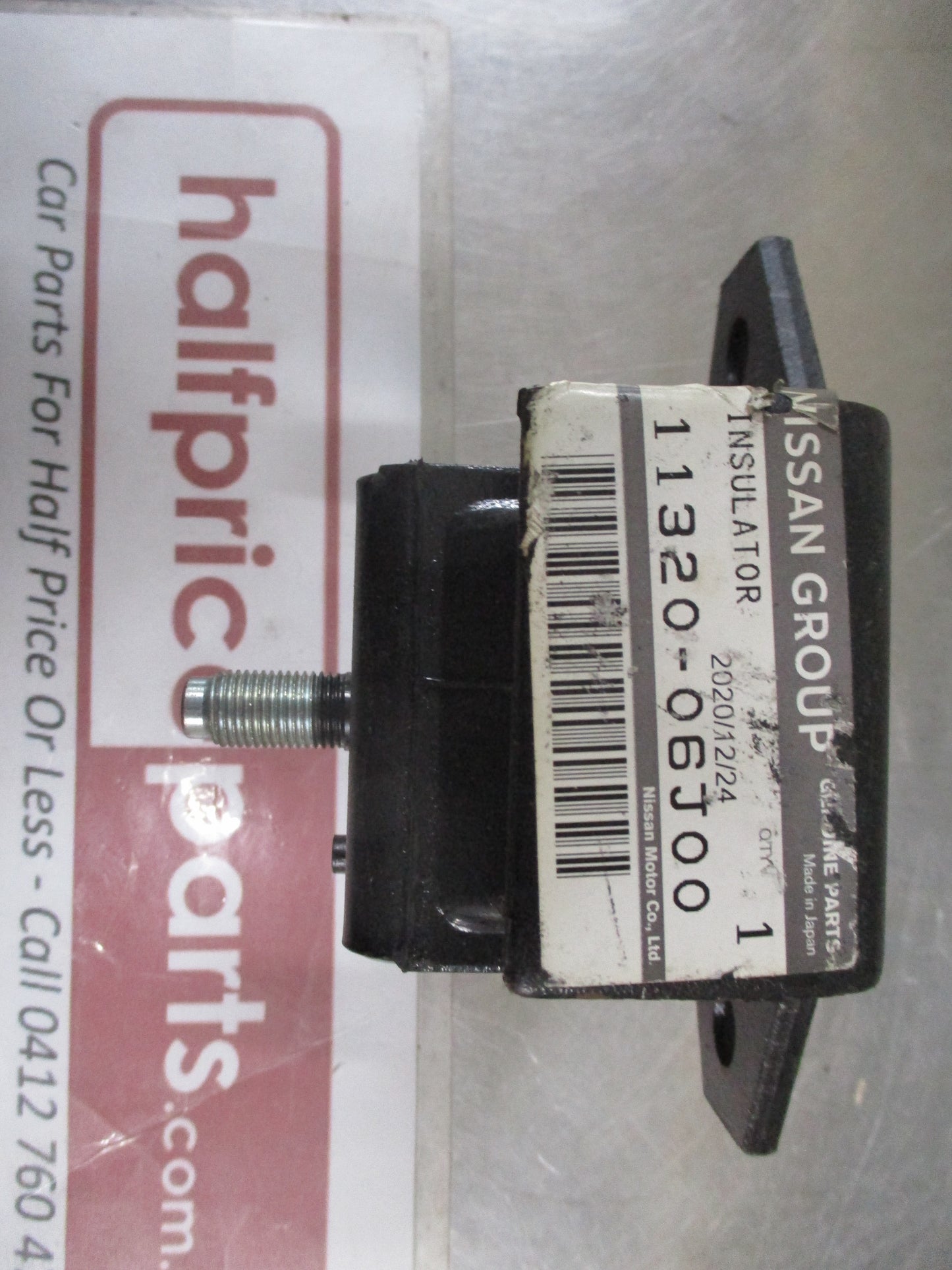 Nissan GQ/GU Genuine Gear Box Mount New Part