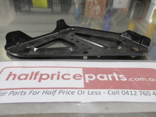 Nissan Note Genuine Left Hand Front Bonnet Connector New Part