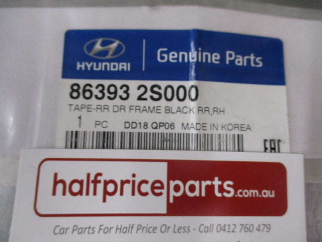 Hyundai Tucson Genuine Right Rear Door Black Out Tape New Part