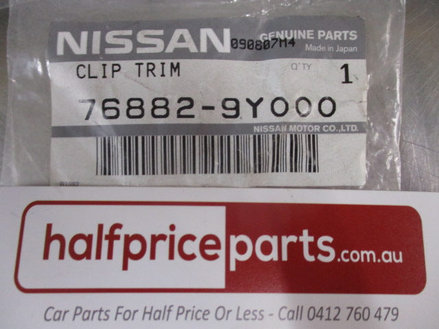 Nissan Tiida Genuine Trim Molding Clip New Part