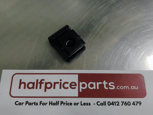 Holden RC Colorado/Frontera/RA Rodeo Genuine Mud Guard Lock Nut/Speed Nut New Part