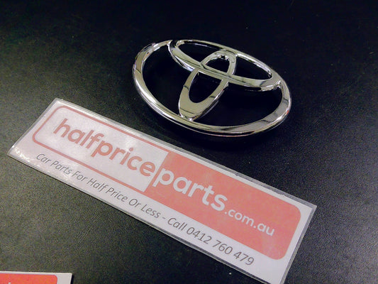 Toyota Hiace Genuine Front Grille Chrome Emblem New Part