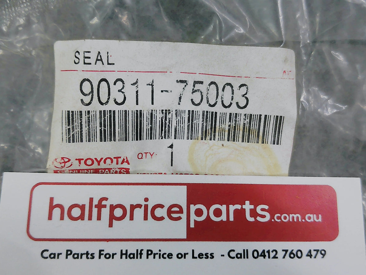 Toyota Coaster Bus/Dyna Genuine Rear Hub Seal New Part