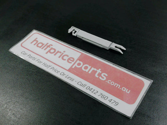 Peugeot 308/208/407 Genuine Windscreen Moulding Clip New Part