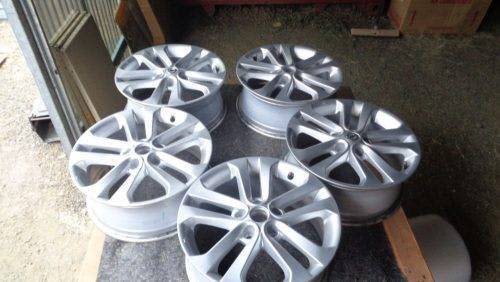 Nissan Juke Genuine Set Of 5 Alloy Wheels Used Part VGC.