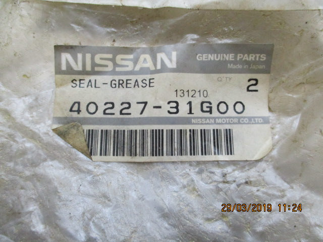 Nissan Pathfinder Genuine Rear Drive Shaft Seal Grease New Part