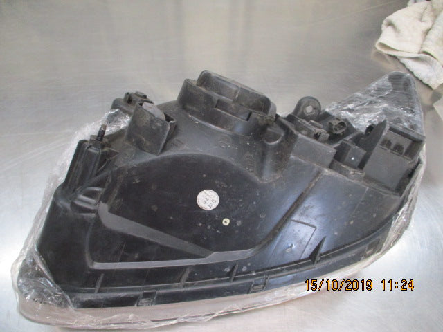 Kia Cerato Sedan-Hatch Genuine Right Hand Front Headlight Reconditioned Used Part VGC