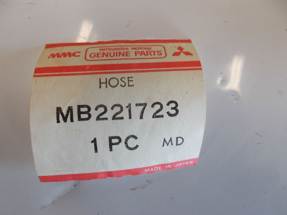 Mitsubishi Pajero Genuine Lower Radiator Hose 2.6Ltr Petrol Models New Part