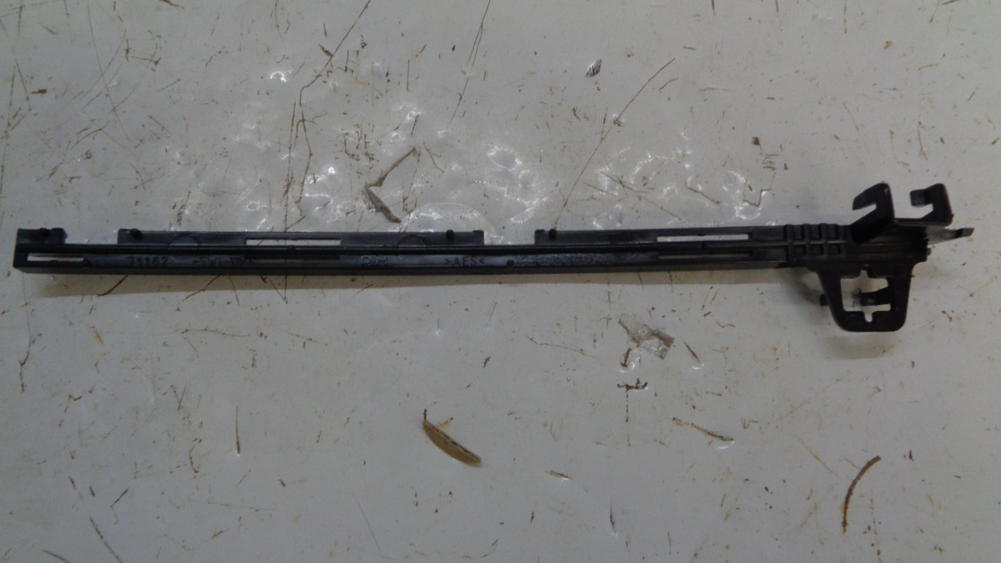 Honda CR-V Genuine Right (Driver) Front Grille Spacer New Part